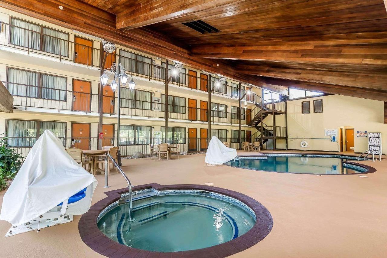 Quality Inn & Suites Sevierville - Pigeon Forge מראה חיצוני תמונה