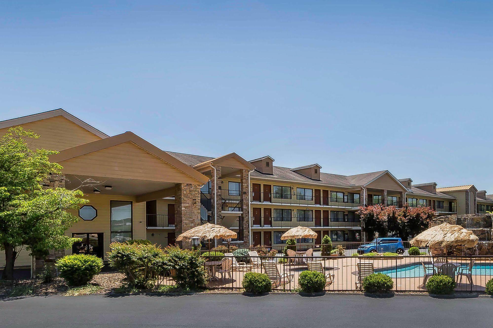 Quality Inn & Suites Sevierville - Pigeon Forge מראה חיצוני תמונה