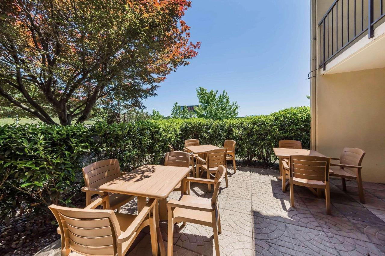Quality Inn & Suites Sevierville - Pigeon Forge מראה חיצוני תמונה